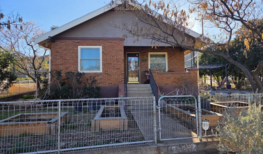 319 14TH Ter, Bisbee, AZ 85603 - 2 Beds, 1 Bath