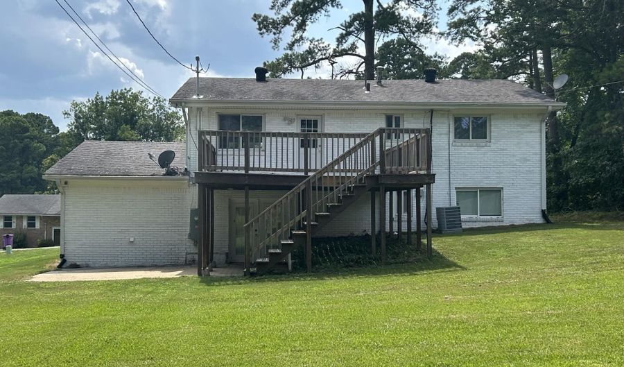 1811 E Lakeview, Benton, AR 72015 - 4 Beds, 2 Bath