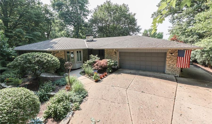 435 Mellowood Dr, Indianapolis, IN 46217 - 4 Beds, 4 Bath