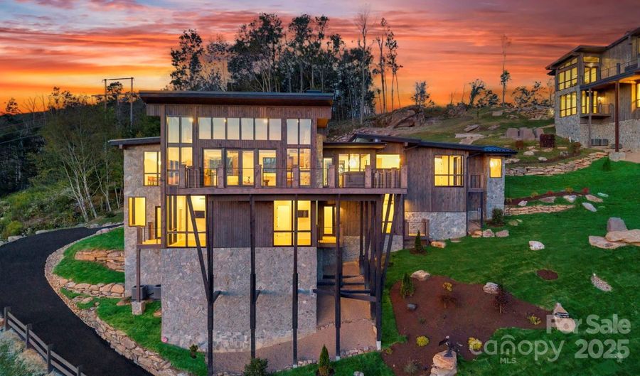 404 Silver Eagle Trl, Banner Elk, NC 28604 - 5 Beds, 5 Bath