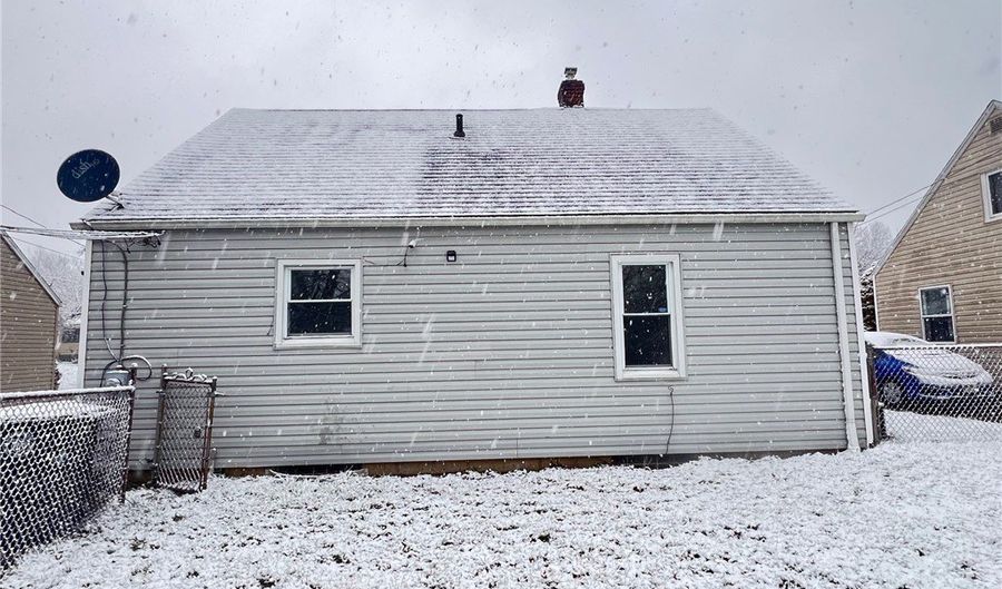 862 Chinook Ave, Akron, OH 44305 - 3 Beds, 1 Bath
