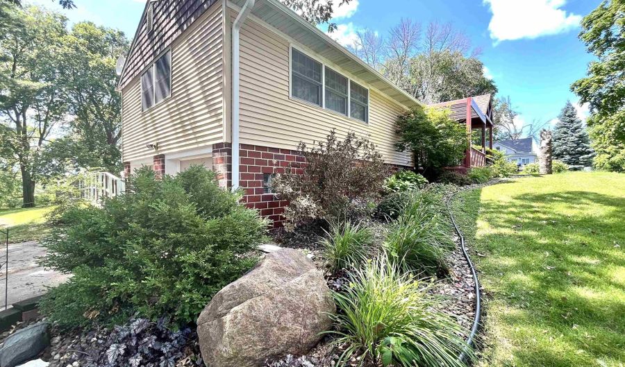 1315 Birch St, Atlantic, IA 50022 - 4 Beds, 2 Bath