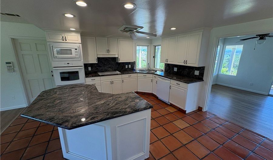 1905 Vista Del Norte, Fallbrook, CA 92028 - 3 Beds, 2 Bath