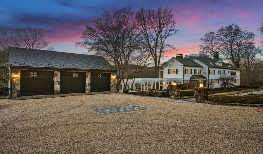 151-155 Long Ridge Rd, Danbury, CT 06810 - 4 Beds, 7 Bath