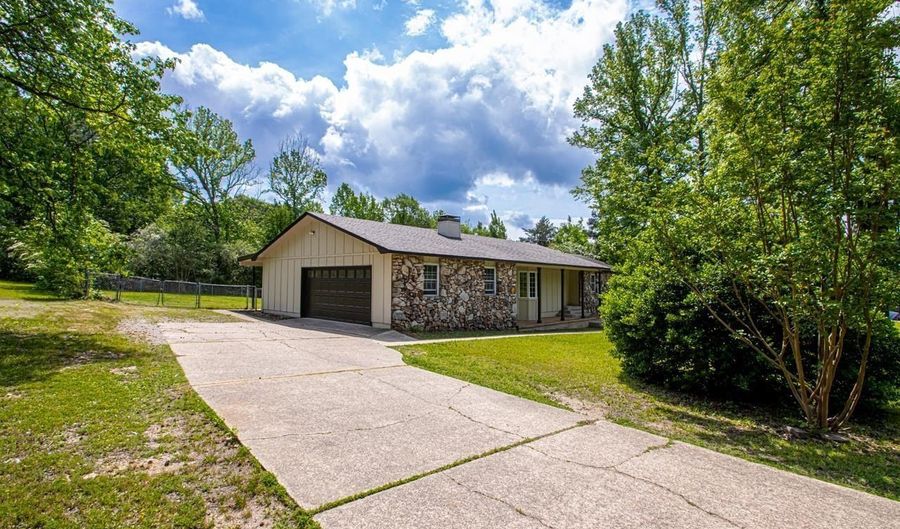 5710 Oakbrook Rd, Alexander, AR 72002 - 3 Beds, 2 Bath