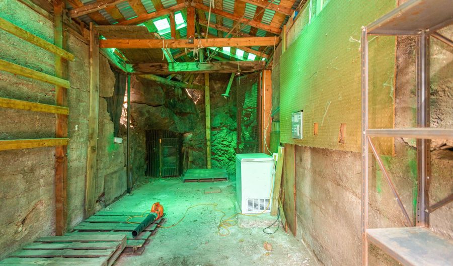 425 Garden Ave, Bisbee, AZ 85603 - 2 Beds, 1 Bath