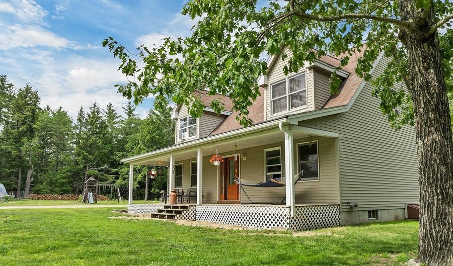 3 Holly Ln, Brookfield, NH 03872 - 3 Beds, 2 Bath