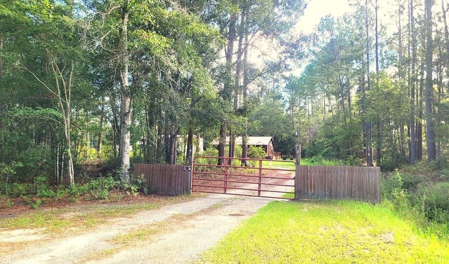 121 BAYTREE Rd, Alma, GA 31510 - 3 Beds, 3 Bath