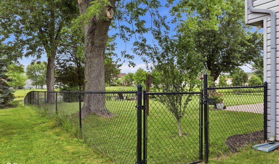 8252 Portside, Avon, IN 46123 - 4 Beds, 3 Bath