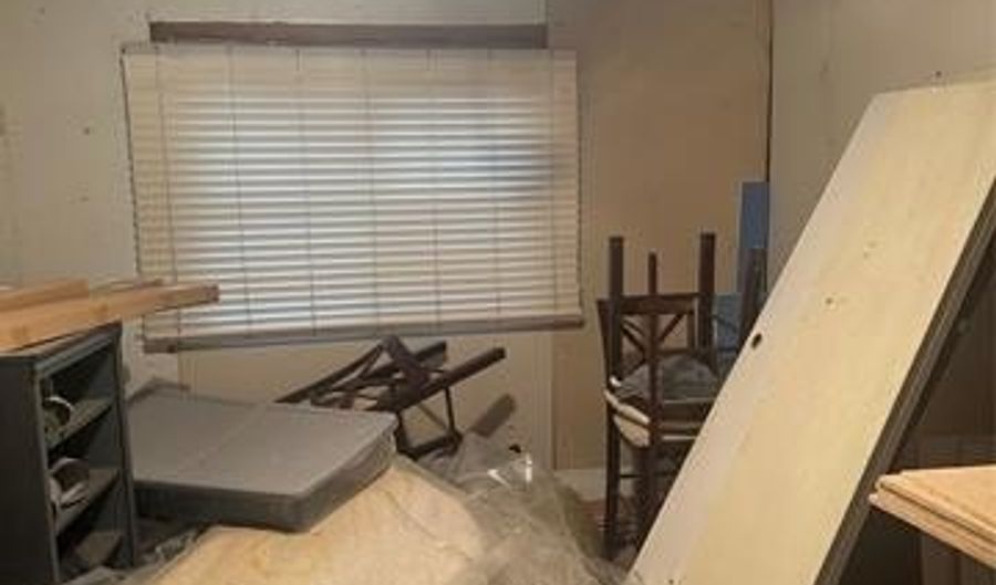 201 W Broadway, Allen, OK 74825 - 2 Beds, 1 Bath