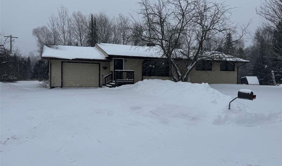 10 7th St, Cook, MN 55723 - 3 Beds, 2 Bath