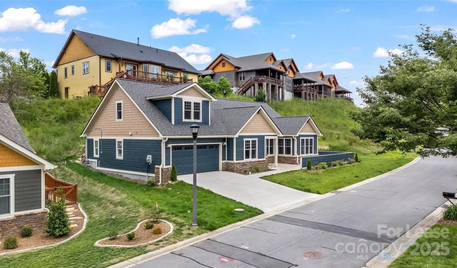 48 Creekside View Dr, Asheville, NC 28804 - 3 Beds, 3 Bath