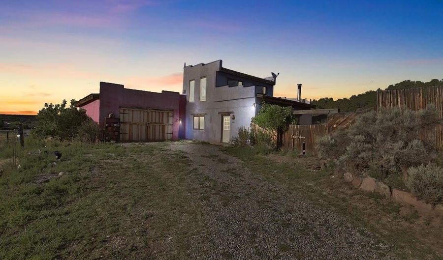 803 Highway 522, Arroyo Hondo, NM 87529 - 2 Beds, 2 Bath