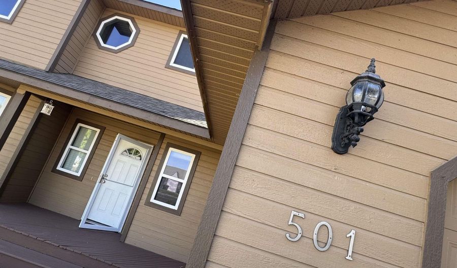 501 Dozer Ct, Benton City, WA 99320 - 4 Beds, 3 Bath