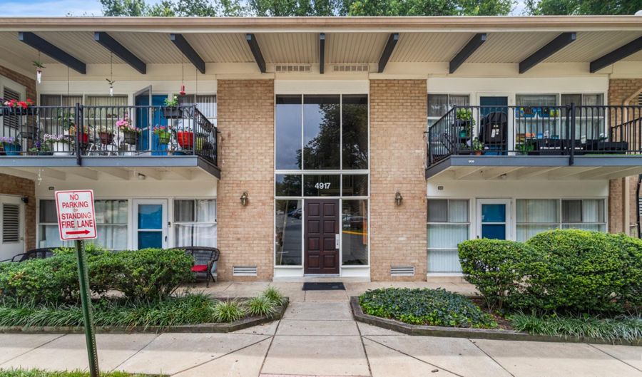4917 AMERICANA Dr T6, Annandale, VA 22003 - 2 Beds, 1 Bath