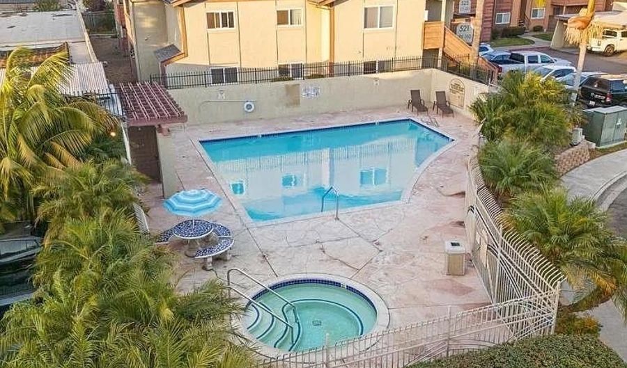 518 Calle Montecito 100, Oceanside, CA 92057 - 2 Beds, 1 Bath