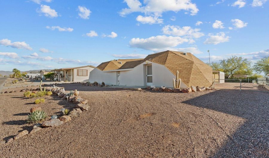 30857 S WANDERING Way, Congress, AZ 85332 - 1 Beds, 2 Bath