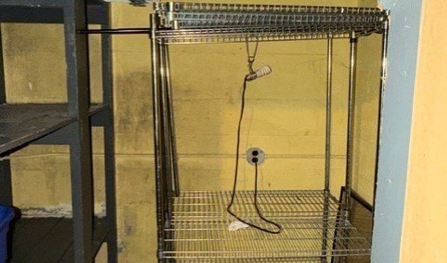 14 Ashland St Unit 2R, Worcester, MA 01609 - 2 Beds, 1 Bath