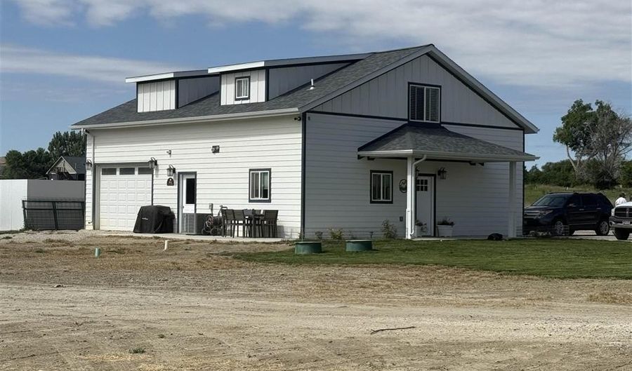 280 W Main St, Cowley, WY 82420 - 3 Beds, 2 Bath