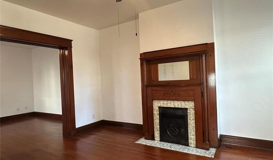 1103 Langdon St, Alton, IL 62002 - 3 Beds, 2 Bath