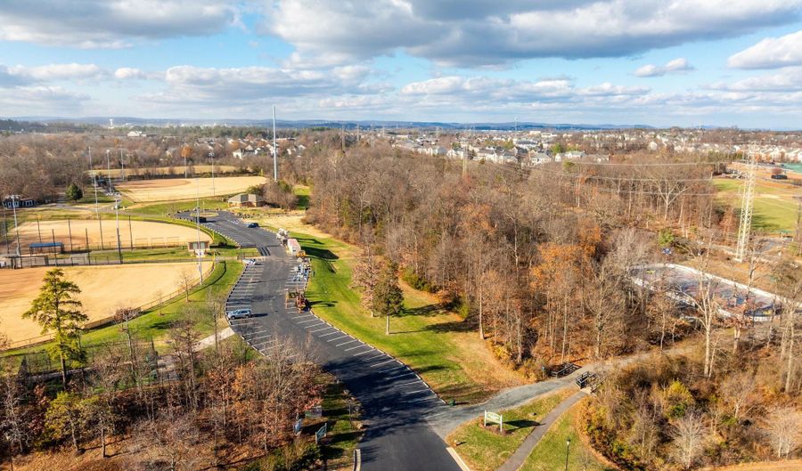 20419 CHARTER OAK Dr, Ashburn, VA 20147 - 3 Beds, 4 Bath