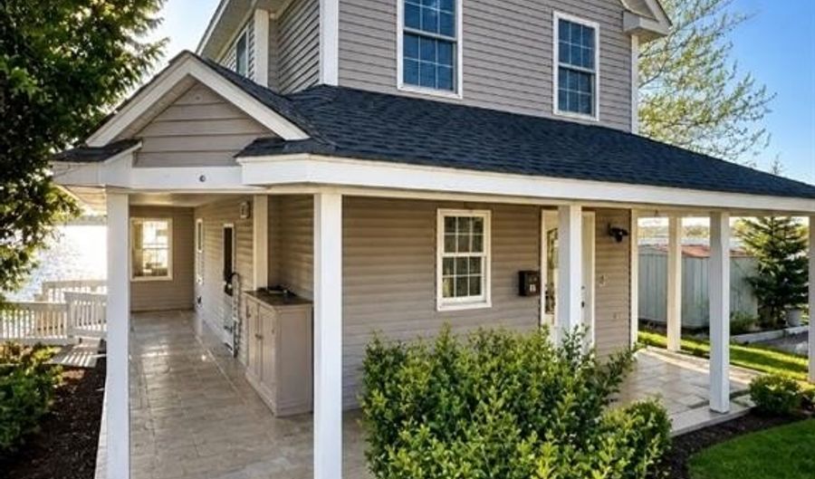 13 Harding Ave, East Providence, RI 02915 - 2 Beds, 2 Bath