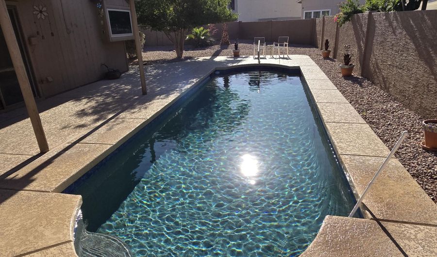 1309 W CALLE DEL NORTE, Chandler, AZ 85224 - 2 Beds, 2 Bath