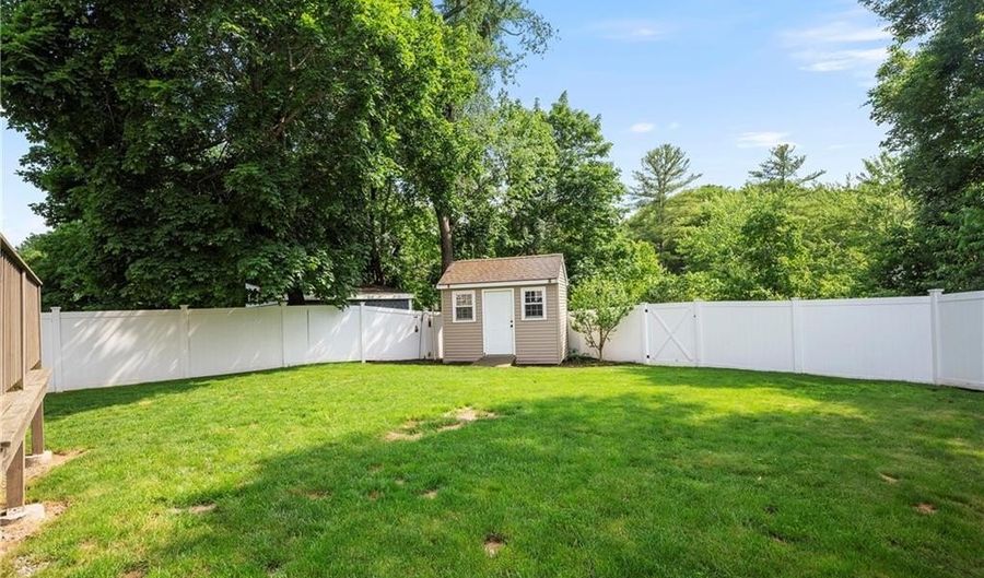 3560 Diamond Hill Rd, Cumberland, RI 02864 - 3 Beds, 3 Bath