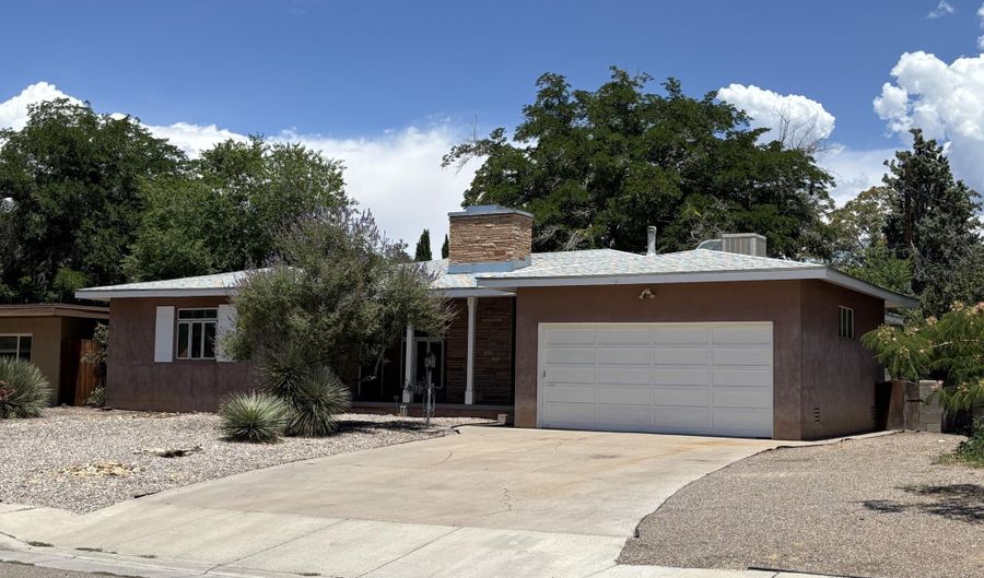 922 AVENIDA DEL SOL NE, Albuquerque, NM 87110 - 3 Beds, 2 Bath