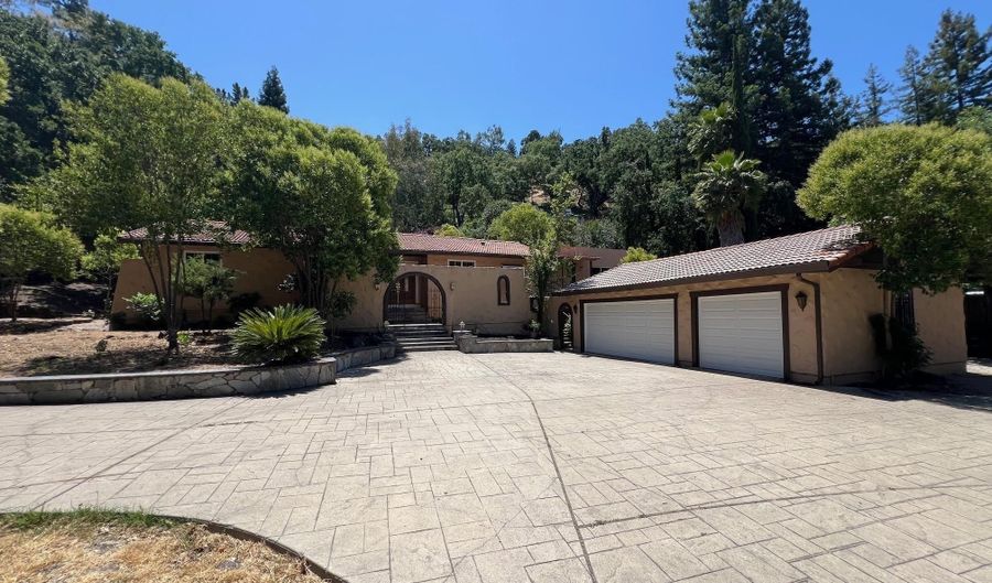 1071 Stone Valley Rd, Alamo, CA 94507 - 4 Beds, 2 Bath