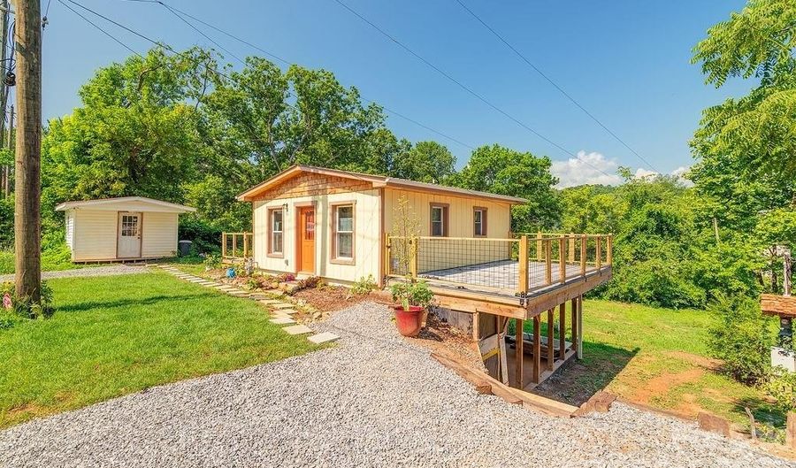 153 Vinewood Cir, Asheville, NC 28806 - 2 Beds, 1 Bath
