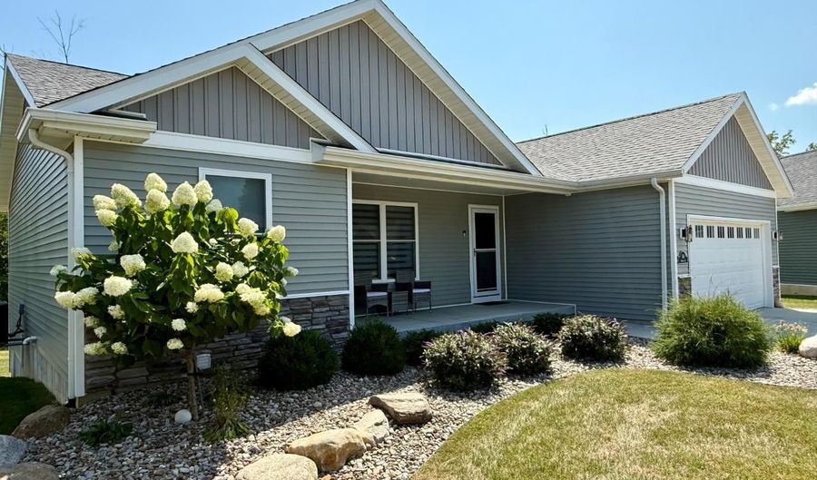 146 Indiana Ave, Batesville, IN 47006 - 3 Beds, 3 Bath