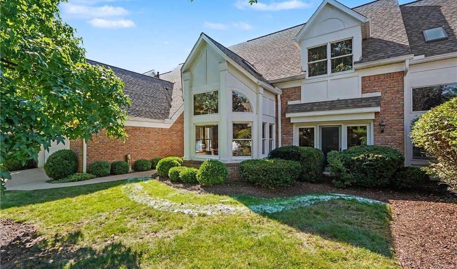 3644 Sparrow Pond Cir, Akron, OH 44333 - 3 Beds, 4 Bath