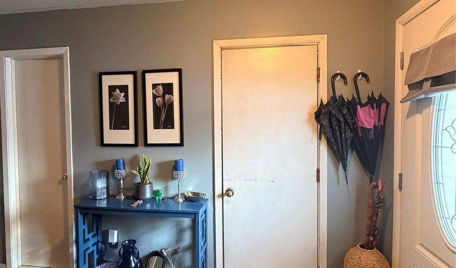 2712 Schleigel Blvd, Amityville, NY 11701 - 2 Beds, 2 Bath