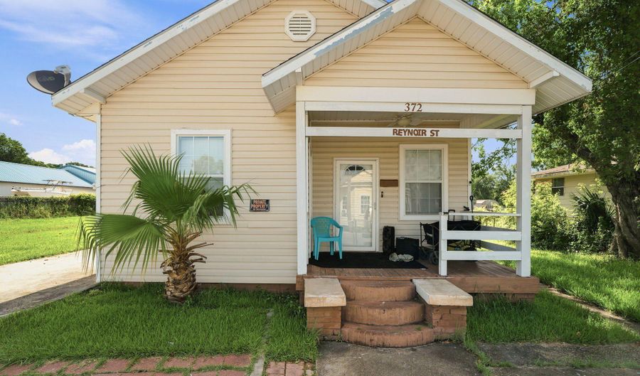 372 Reynoir St, Biloxi, MS 39530 - 3 Beds, 2 Bath
