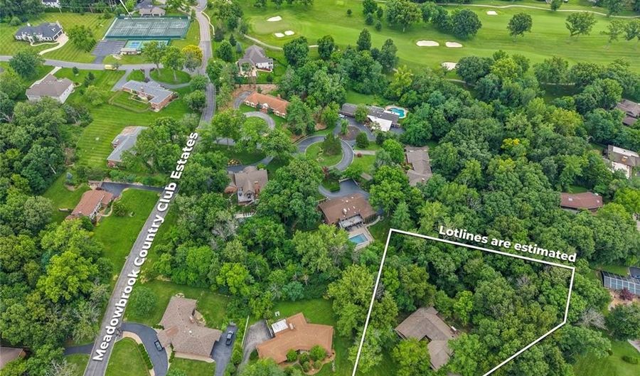 16 Meadowbrook Country Club Est, Ballwin, MO 63011 - 6 Beds, 4 Bath