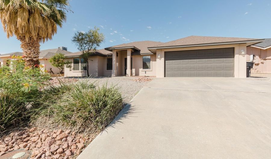 2132 Tierra De Suenos, Alamogordo, NM 88310 - 5 Beds, 2 Bath