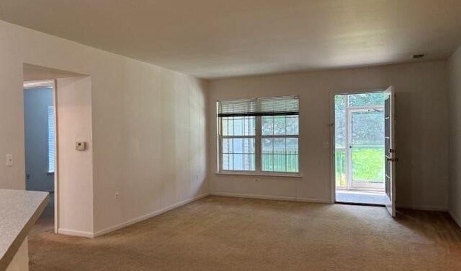 2776 S Knightsbridge Cir, Ann Arbor, MI 48105 - 2 Beds, 2 Bath