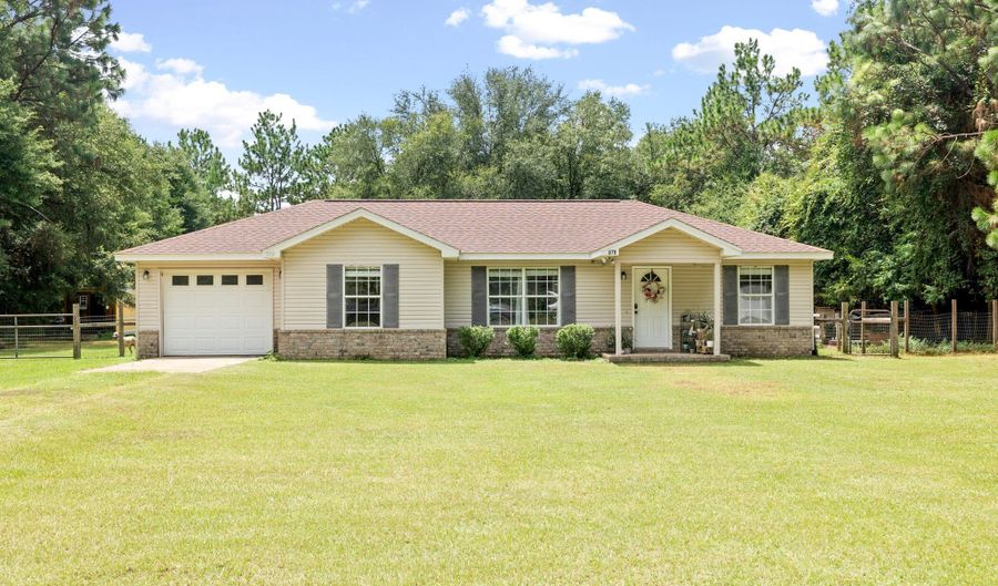 978 Grandmas Pl, Baker, FL 32531 - 3 Beds, 2 Bath