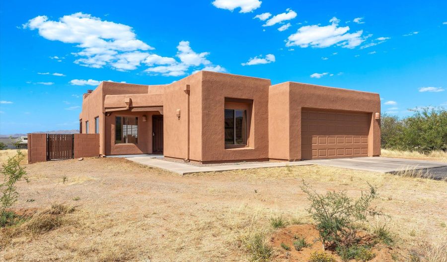 3203 W Thunder Pass Rd, Benson, AZ 85602 - 3 Beds, 2 Bath