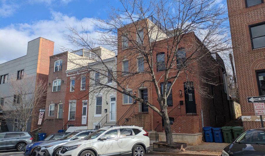 509 S CLINTON St, Baltimore, MD 21224 - 4 Beds, 3 Bath