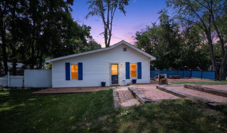 1035 Fairview Ave, Alma, MI 48801 - 2 Beds, 1 Bath