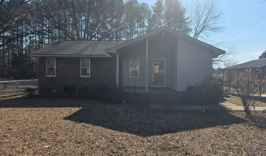 132 Carolina Dr, Bennettsville, SC 29512 - 3 Beds, 1 Bath