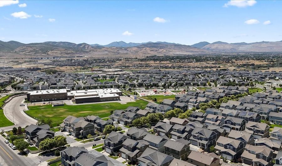 15254 S CAVALRY W, Bluffdale, UT 84065 - 4 Beds, 4 Bath