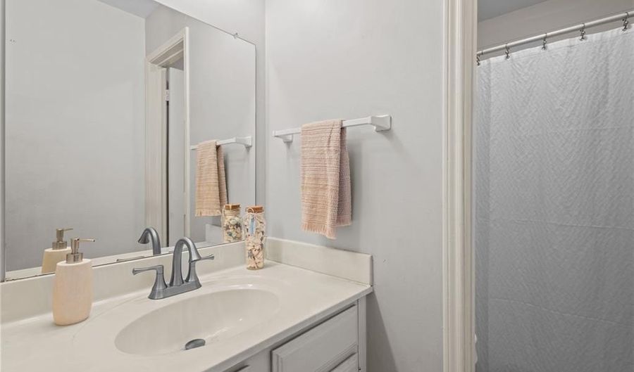 626 Smithfield Rd 908, North Providence, RI 02904 - 1 Beds, 2 Bath