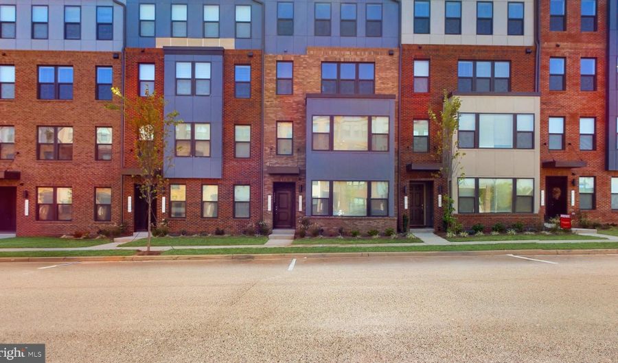 43801 MIDDLEWAY Ter, Ashburn, VA 20147 - 3 Beds, 3 Bath