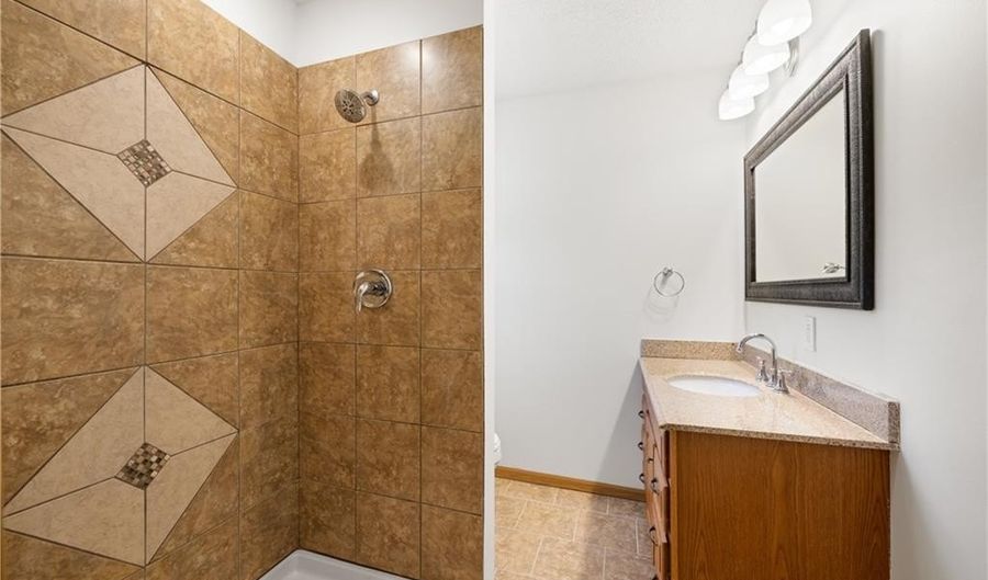 1000 N Kuney St, Abilene, KS 67410 - 3 Beds, 3 Bath