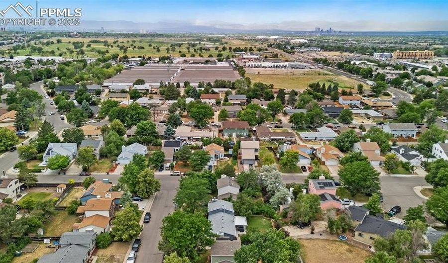 11413 E Ellsworth Pl, Aurora, CO 80010 - 3 Beds, 2 Bath