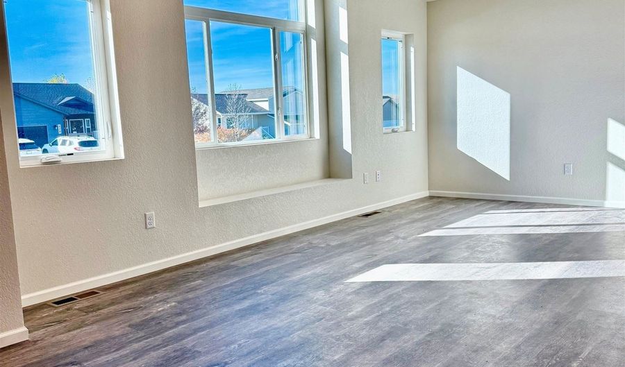 833 Ridgeview St, Belle Fourche, SD 57717 - 4 Beds, 2 Bath