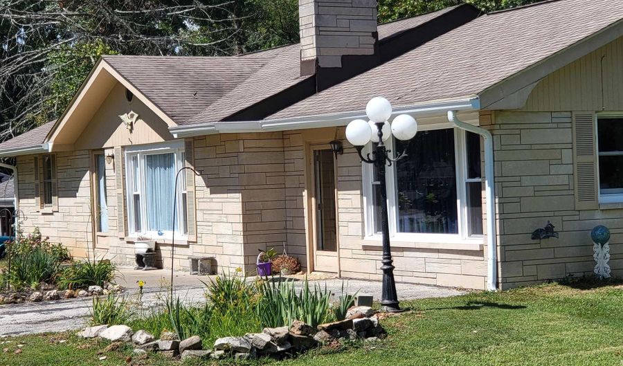 1949 Sunny Acres Dr Dr, Bedford, IN 47421 - 3 Beds, 2 Bath